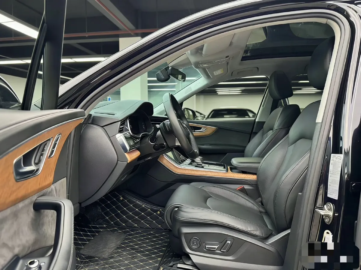 2021 Audi Q7 3.0T 340HP V6 8AT,autocango,china used car exporter,china ev exporter,chinese used car exporter,chinese used ev exporter