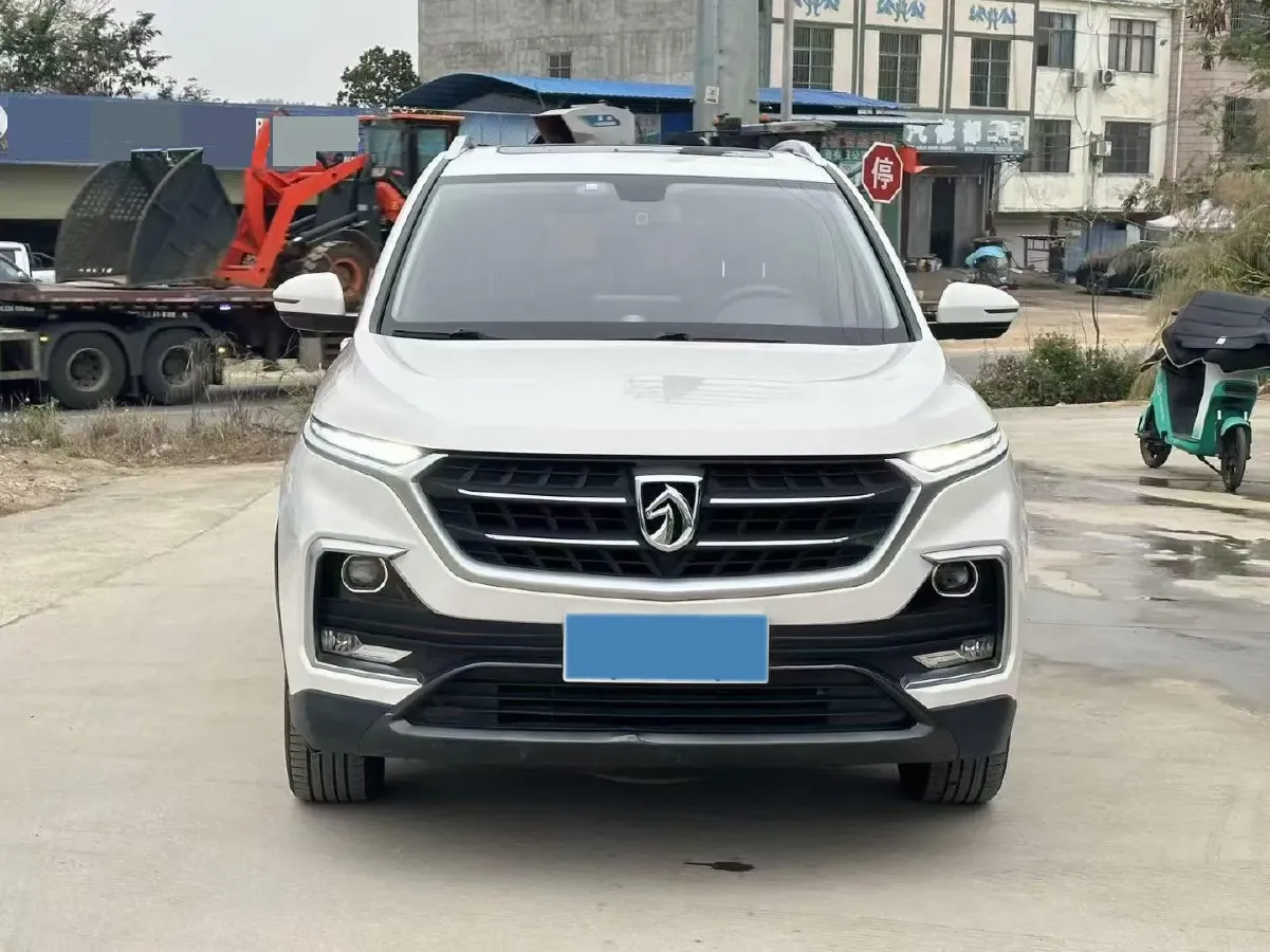 2019 BaoJun 530 1.5T 151HP L4 CVT,autocango,china used car exporter,china ev exporter,chinese used car exporter,chinese used ev exporter