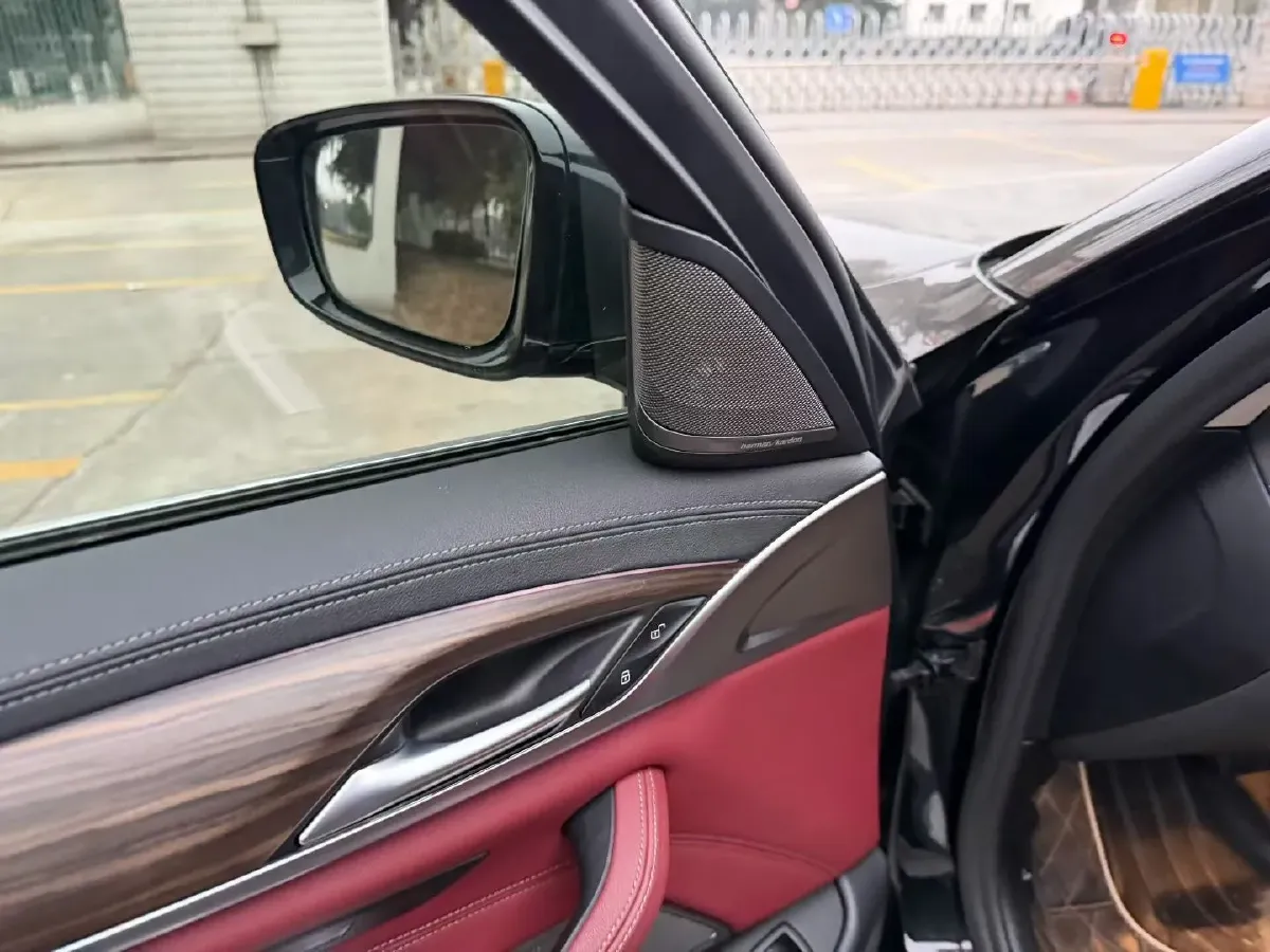 2022 BMW 5 Series 2.0T 252HP L4 8AT,autocango,china used car exporter,china ev exporter,chinese used car exporter,chinese used ev exporter