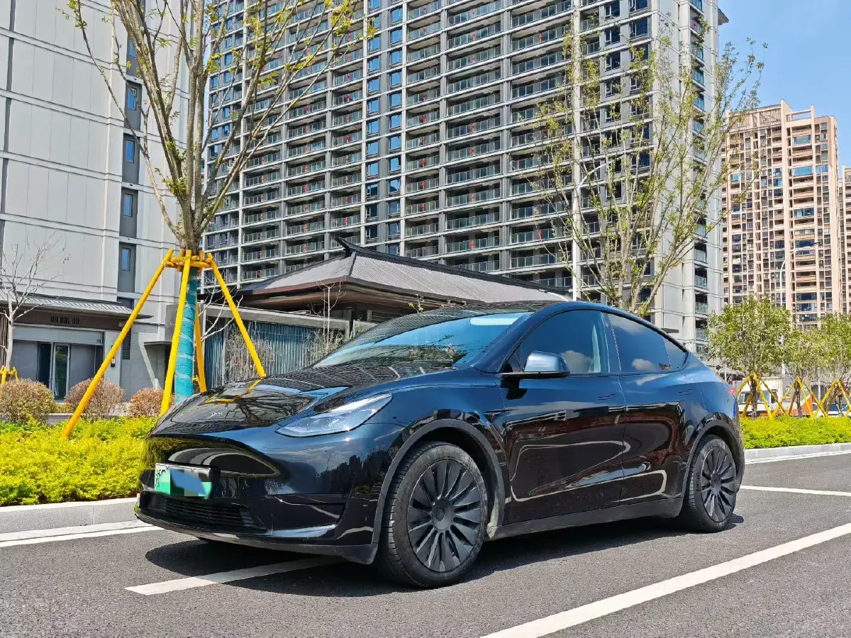 2022 Tesla Model Y BEV 60KWH