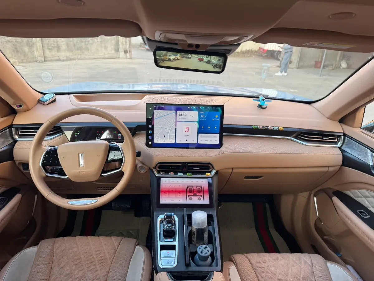 2022 WEY Latte DHT 1.5T 156HP L4 2DHT Hybrid,autocango,china used car exporter,china ev exporter,chinese used car exporter,chinese used ev exporter