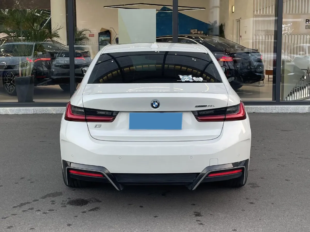 2024 BMW i3 BEV 70KWH,autocango,china used car exporter,china ev exporter,chinese used car exporter,chinese used ev exporter