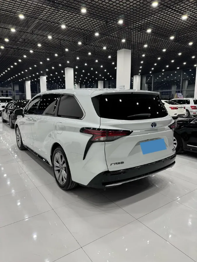 2023 Toyota Sienna 2.5L 189HP L4 E-CVT Hybrid,autocango,china used car exporter,china ev exporter,chinese used car exporter,chinese used ev exporter