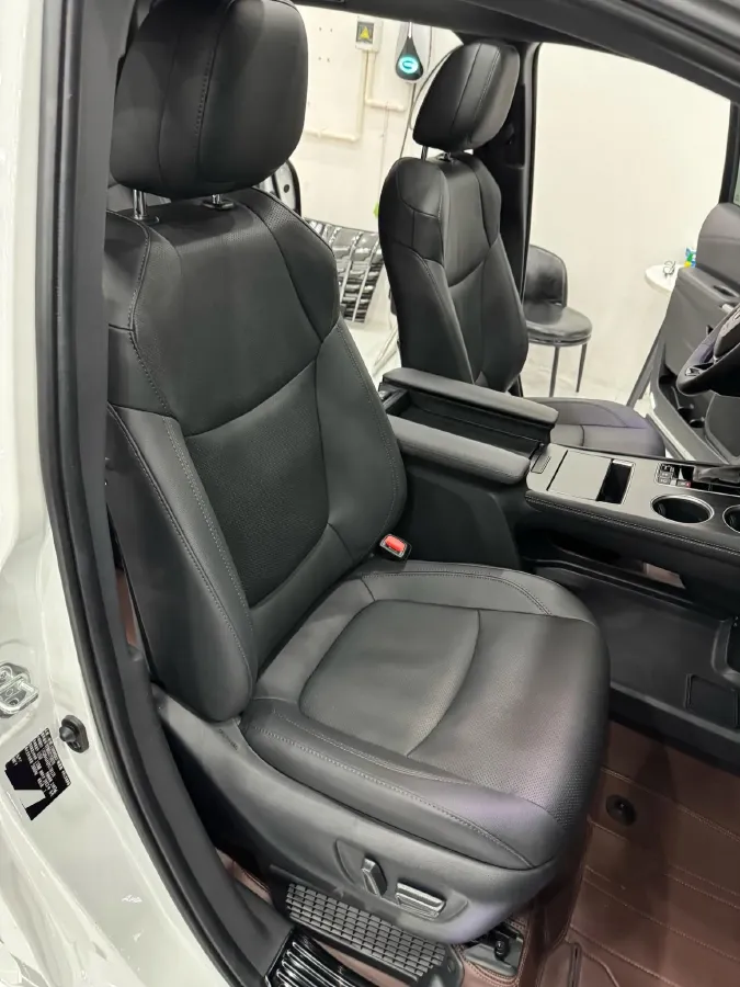 2023 Toyota Sienna 2.5L 189HP L4 E-CVT Hybrid,autocango,china used car exporter,china ev exporter,chinese used car exporter,chinese used ev exporter