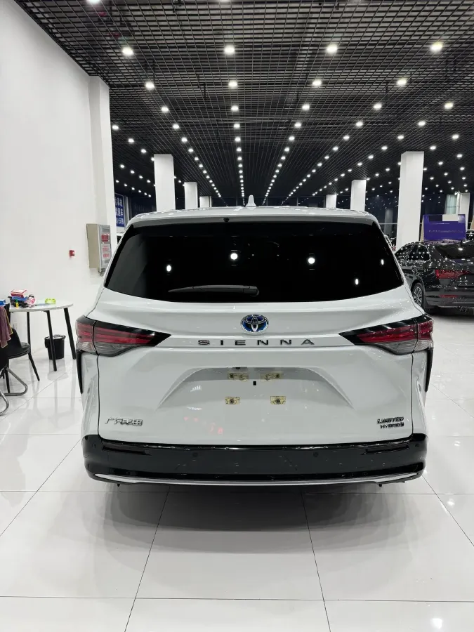 2023 Toyota Sienna 2.5L 189HP L4 E-CVT Hybrid,autocango,china used car exporter,china ev exporter,chinese used car exporter,chinese used ev exporter