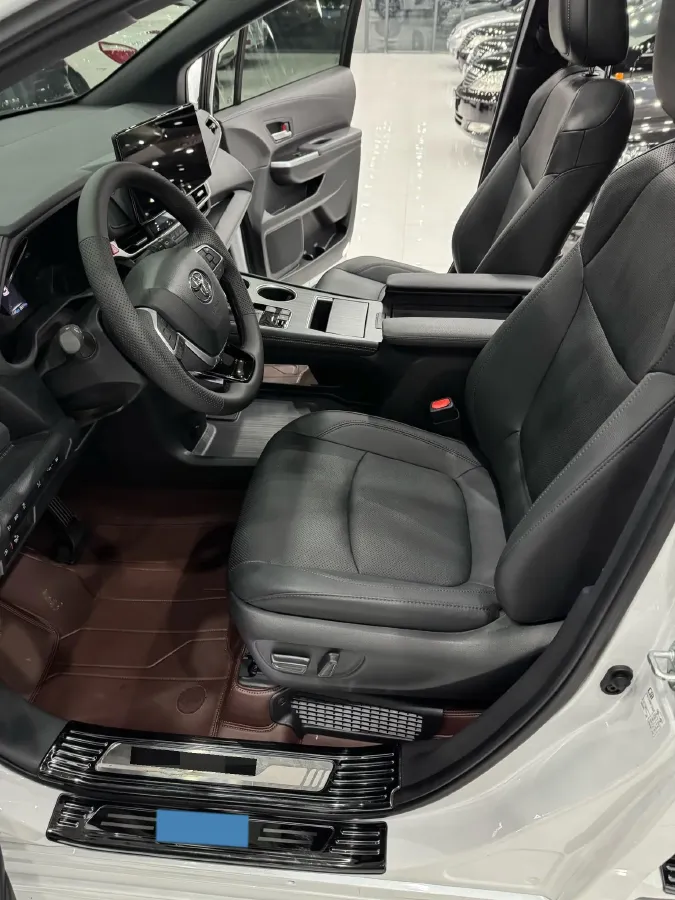 2023 Toyota Sienna 2.5L 189HP L4 E-CVT Hybrid,autocango,china used car exporter,china ev exporter,chinese used car exporter,chinese used ev exporter