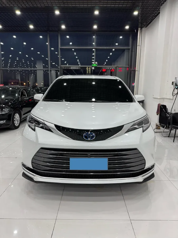2023 Toyota Sienna 2.5L 189HP L4 E-CVT Hybrid,autocango,china used car exporter,china ev exporter,chinese used car exporter,chinese used ev exporter