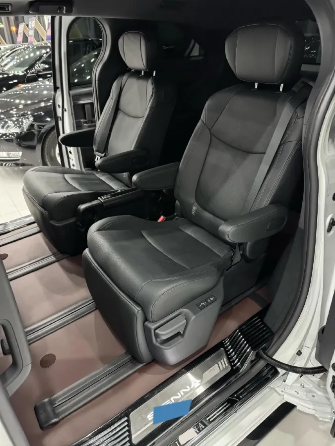 2023 Toyota Sienna 2.5L 189HP L4 E-CVT Hybrid,autocango,china used car exporter,china ev exporter,chinese used car exporter,chinese used ev exporter