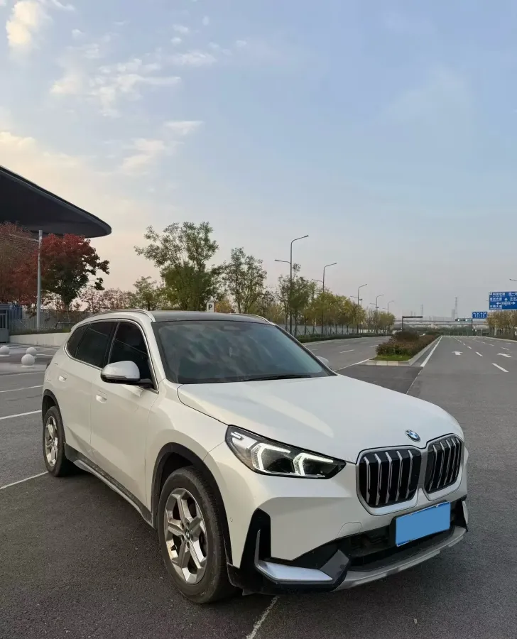 2023 BMW X1 1.5T 156HP L3 7DCT,autocango,china used car exporter,china ev exporter,chinese used car exporter,chinese used ev exporter