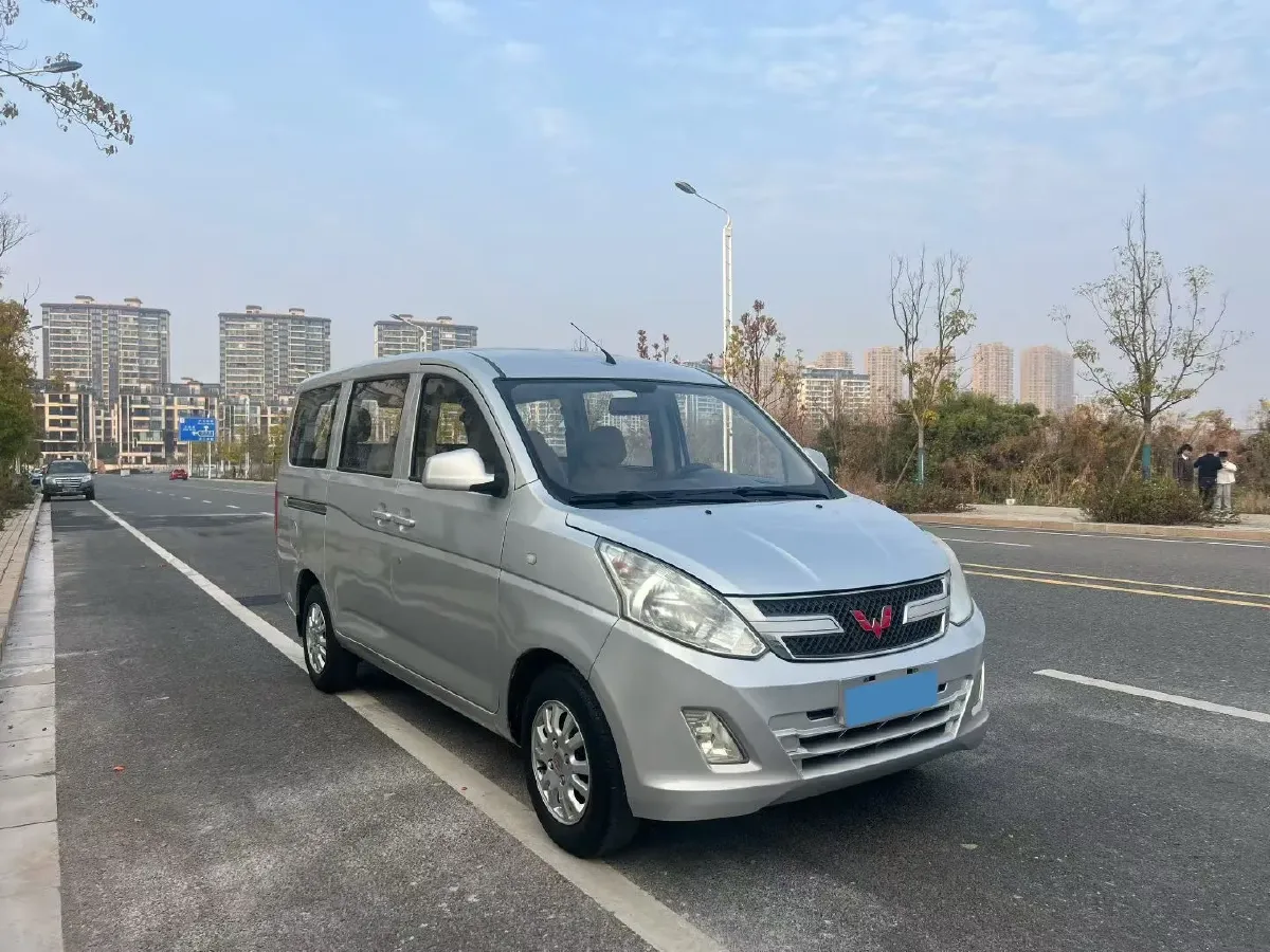 2016 WuLing RongGuang V 1.5L 112HP L4 5MT,autocango,china used car exporter,china ev exporter,chinese used car exporter,chinese used ev exporter