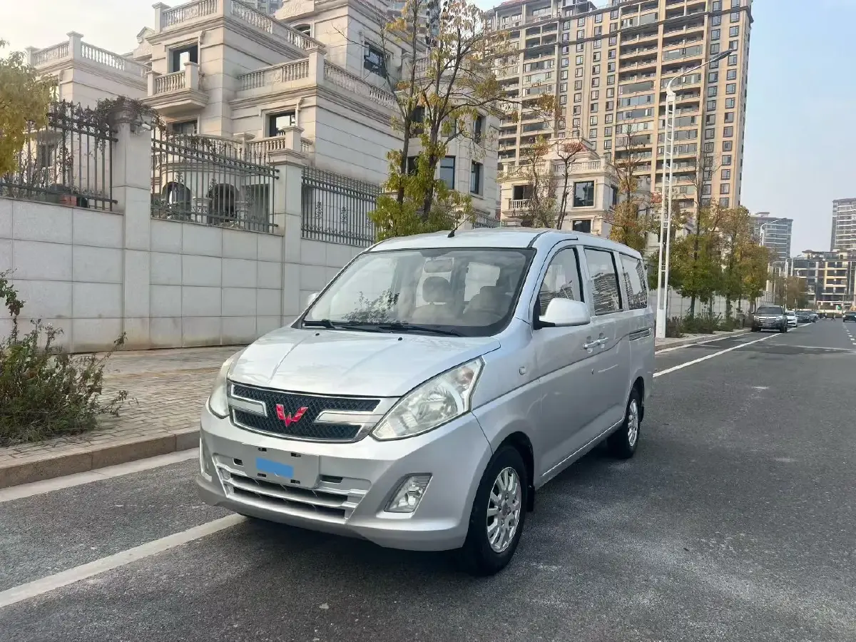 2016 WuLing RongGuang V 1.5L 112HP L4 5MT