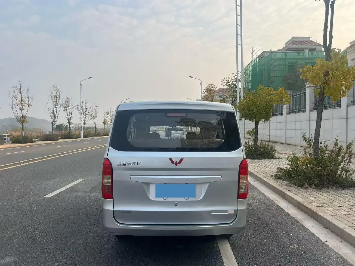 2016 WuLing RongGuang V 1.5L 112HP L4 5MT,autocango,china used car exporter,china ev exporter,chinese used car exporter,chinese used ev exporter
