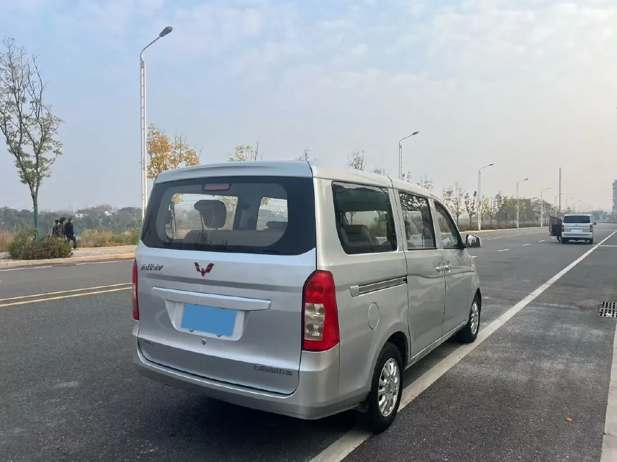 2016 WuLing RongGuang V 1.5L 112HP L4 5MT,autocango,china used car exporter,china ev exporter,chinese used car exporter,chinese used ev exporter
