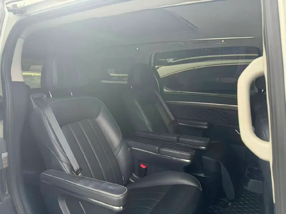 2021 GAC Trumpchi M8 2.0T 252HP L4 8AT,autocango,china used car exporter,china ev exporter,chinese used car exporter,chinese used ev exporter