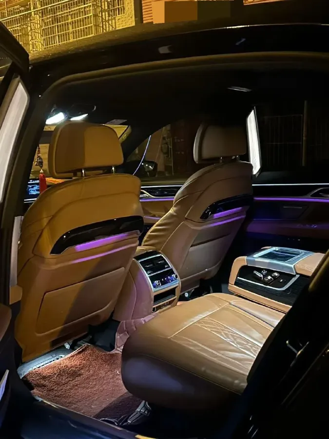 2021 BMW 7 Series 2.0T 265HP L4 8AT,autocango,china used car exporter,china ev exporter,chinese used car exporter,chinese used ev exporter