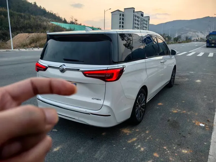 2023 Buick GL8 2.0T 237HP L4 9AT,autocango,china used car exporter,china ev exporter,chinese used car exporter,chinese used ev exporter