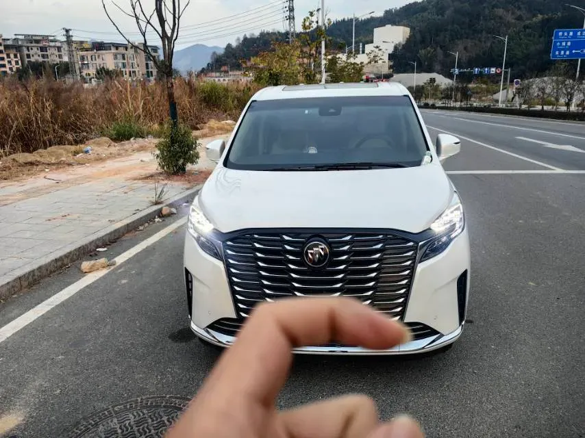 2023 Buick GL8 2.0T 237HP L4 9AT,autocango,china used car exporter,china ev exporter,chinese used car exporter,chinese used ev exporter