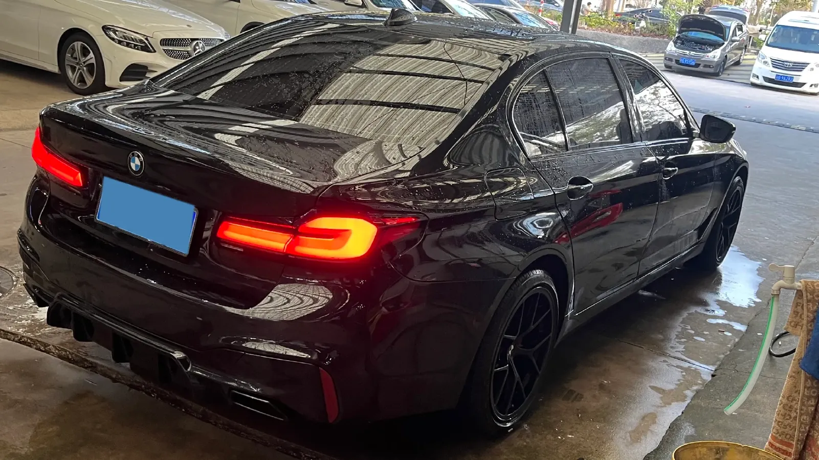 2021 BMW 5 Series 2.0T 252HP L4 8AT,autocango,china used car exporter,china ev exporter,chinese used car exporter,chinese used ev exporter
