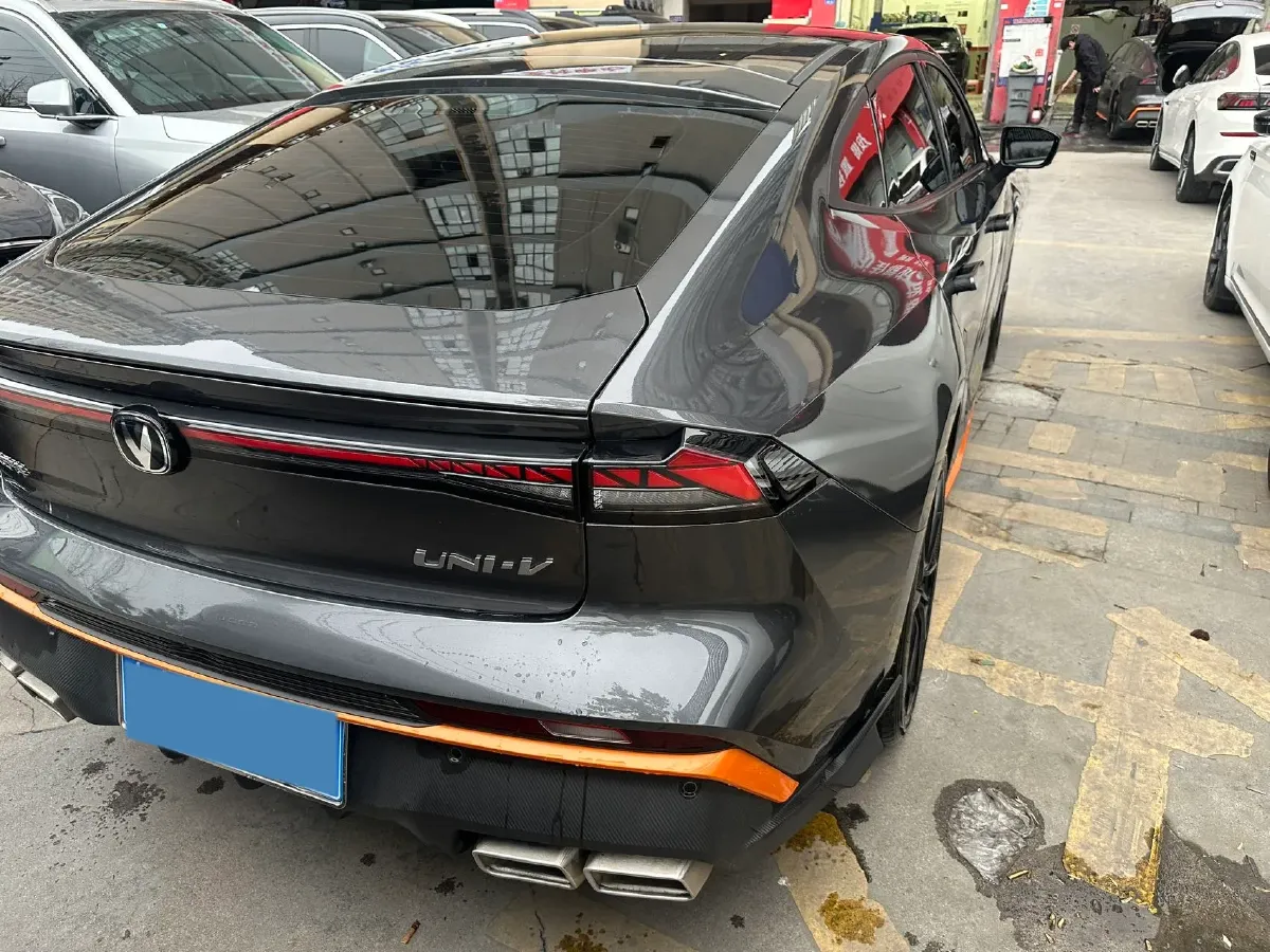2024 ChangAn UNI-V 1.5T 188HP L4 7DCT,autocango,china used car exporter,china ev exporter,chinese used car exporter,chinese used ev exporter