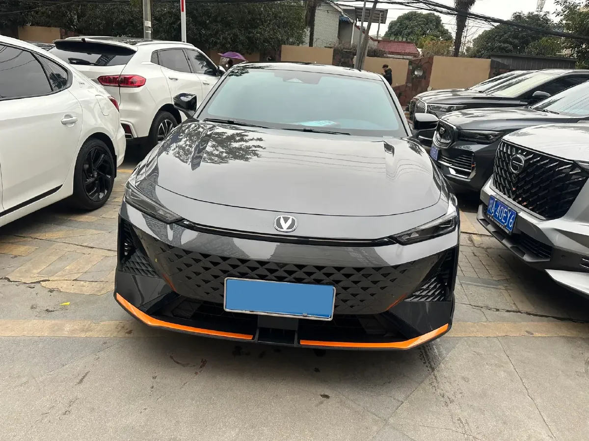 2024 ChangAn UNI-V 1.5T 188HP L4 7DCT,autocango,china used car exporter,china ev exporter,chinese used car exporter,chinese used ev exporter