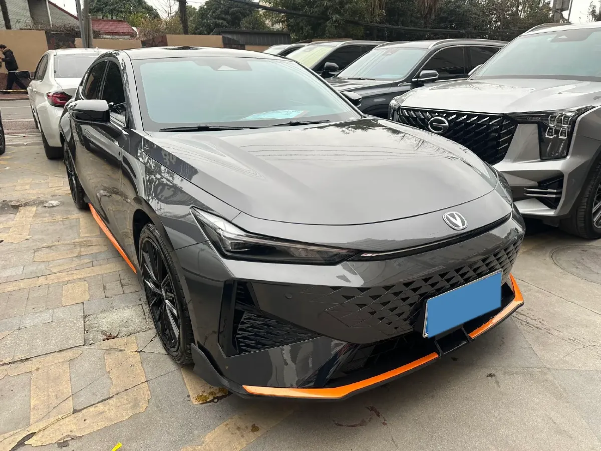 2024 ChangAn UNI-V 1.5T 188HP L4 7DCT,autocango,china used car exporter,china ev exporter,chinese used car exporter,chinese used ev exporter