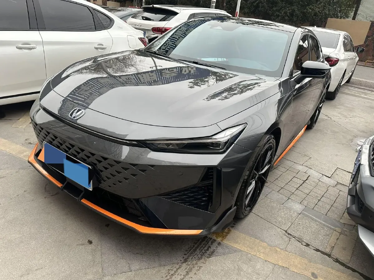 2024 ChangAn UNI-V 1.5T 188HP L4 7DCT,autocango,china used car exporter,china ev exporter,chinese used car exporter,chinese used ev exporter
