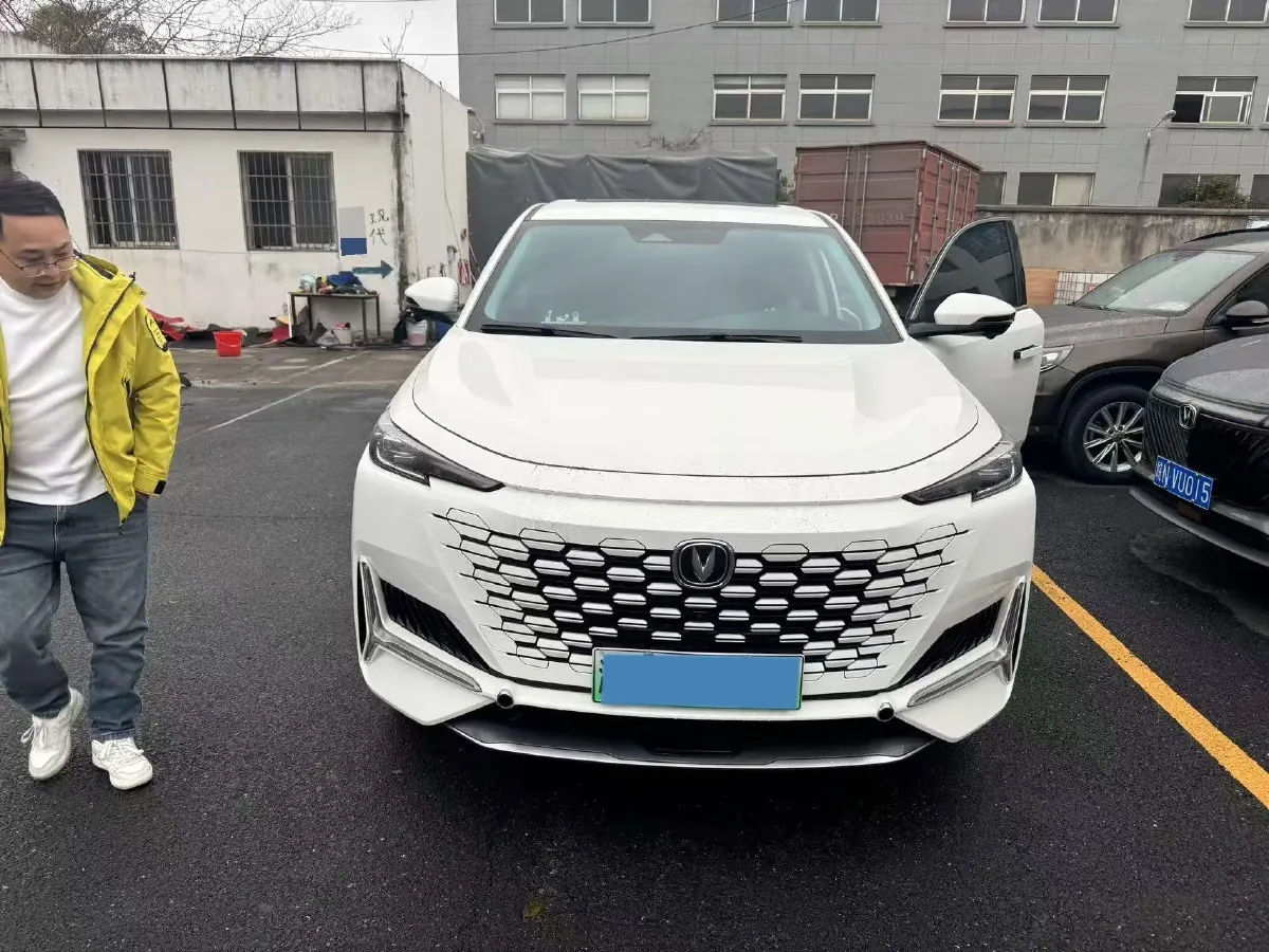 2022 Chevrolet Menlo BEV 61.1KWH,autocango,china used car exporter,china ev exporter,chinese used car exporter,chinese used ev exporter