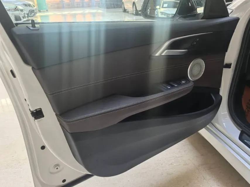 2022 BMW 1 Series 1.5T 140HP L3 7DCT,autocango,china used car exporter,china ev exporter,chinese used car exporter,chinese used ev exporter