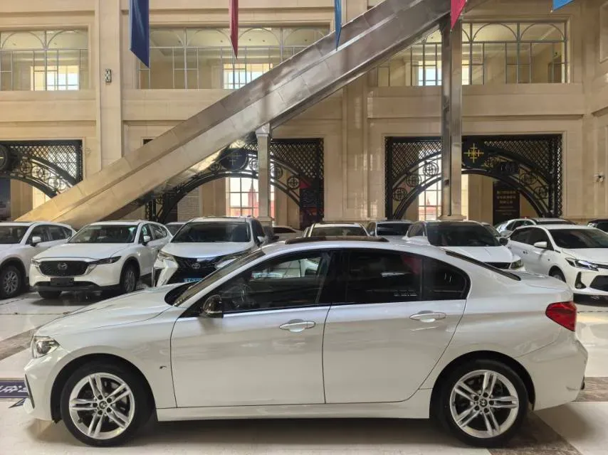 2022 BMW 1 Series 1.5T 140HP L3 7DCT,autocango,china used car exporter,china ev exporter,chinese used car exporter,chinese used ev exporter