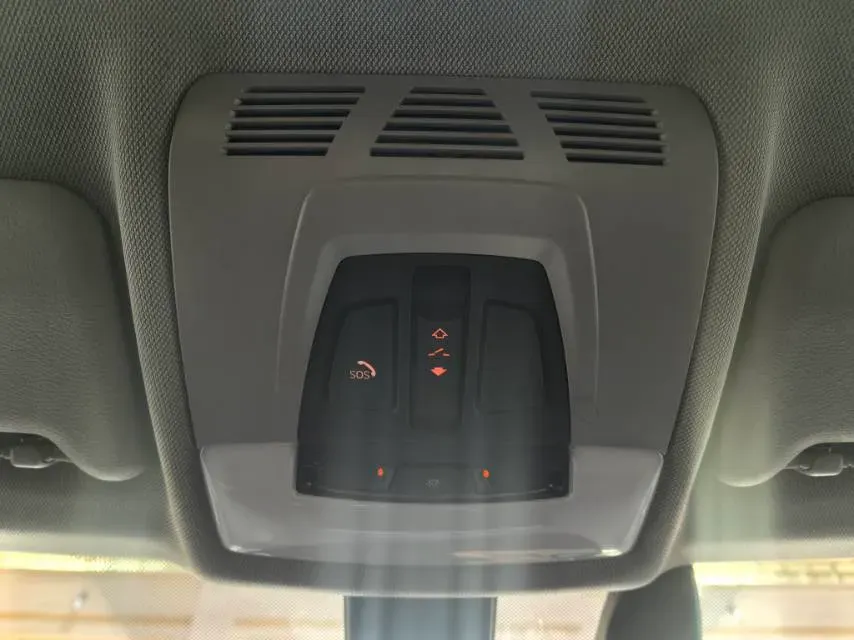 2022 BMW 1 Series 1.5T 140HP L3 7DCT,autocango,china used car exporter,china ev exporter,chinese used car exporter,chinese used ev exporter