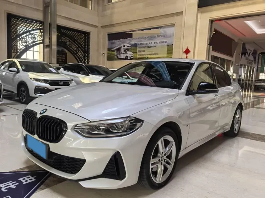2022 BMW 1 Series 1.5T 140HP L3 7DCT,autocango,china used car exporter,china ev exporter,chinese used car exporter,chinese used ev exporter