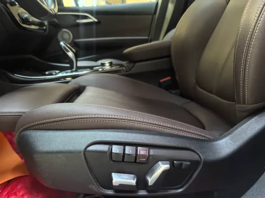 2022 BMW 1 Series 1.5T 140HP L3 7DCT,autocango,china used car exporter,china ev exporter,chinese used car exporter,chinese used ev exporter