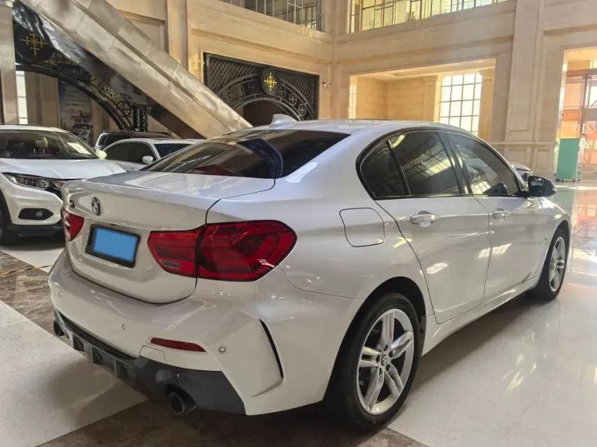2022 BMW 1 Series 1.5T 140HP L3 7DCT,autocango,china used car exporter,china ev exporter,chinese used car exporter,chinese used ev exporter