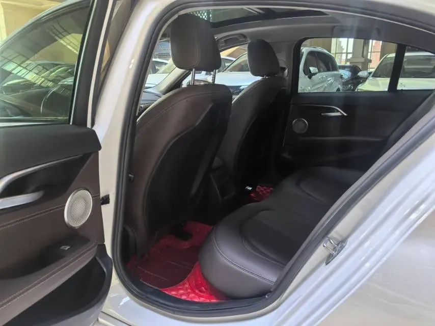 2022 BMW 1 Series 1.5T 140HP L3 7DCT,autocango,china used car exporter,china ev exporter,chinese used car exporter,chinese used ev exporter