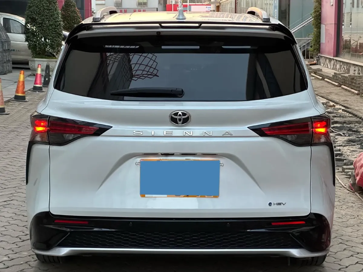 2024 Toyota Sienna 2.5L 189HP L4 E-CVT Hybrid,autocango,china used car exporter,china ev exporter,chinese used car exporter,chinese used ev exporter
