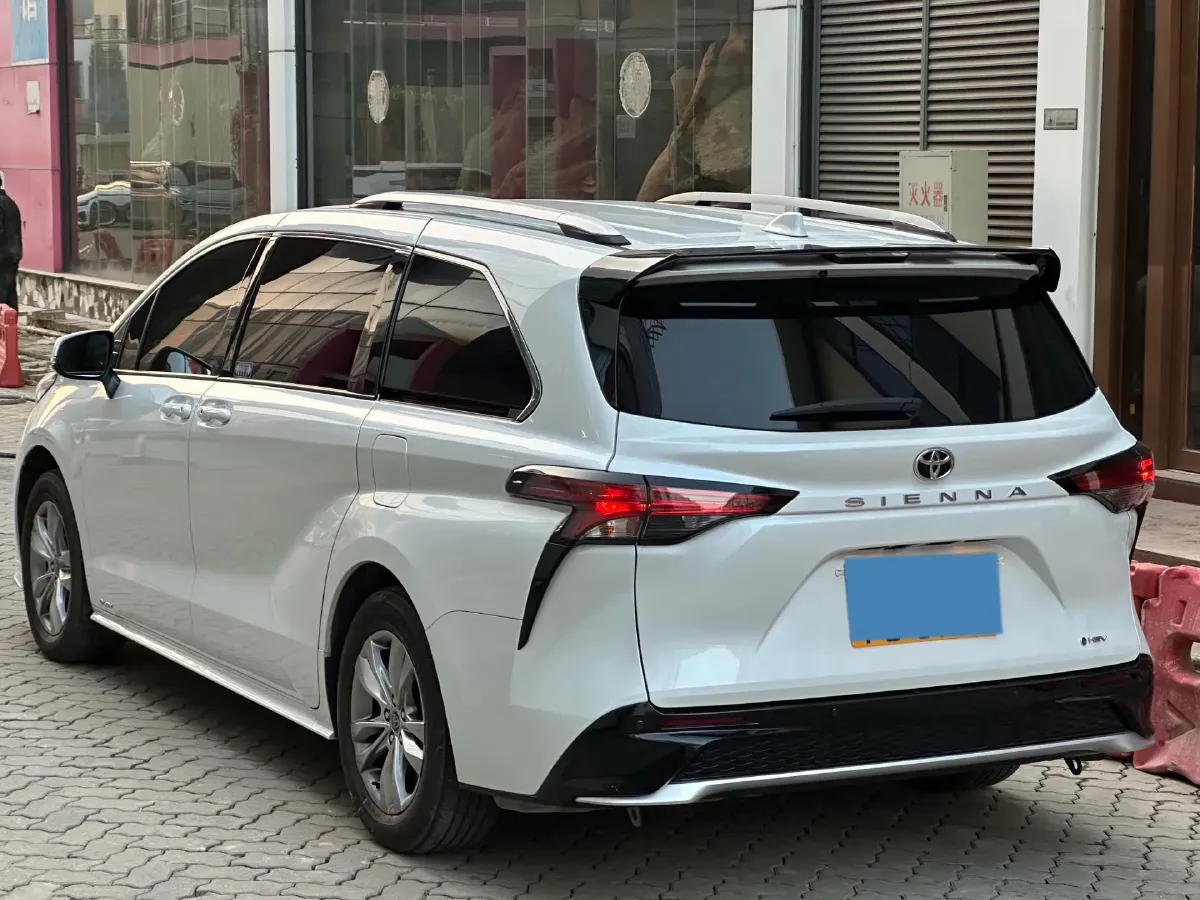 2024 Toyota Sienna 2.5L 189HP L4 E-CVT Hybrid,autocango,china used car exporter,china ev exporter,chinese used car exporter,chinese used ev exporter