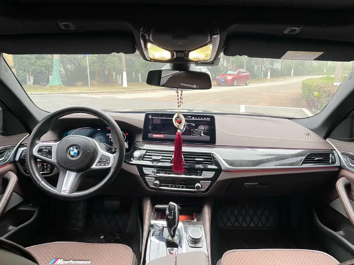 2022 BMW 5 Series 2.0T 184HP L4 8AT,autocango,china used car exporter,china ev exporter,chinese used car exporter,chinese used ev exporter