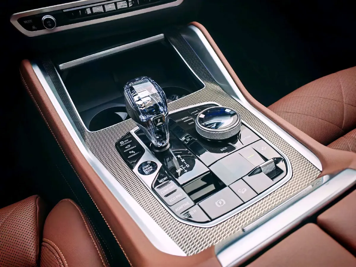 2022 BMW X6 3.0T 333HP L6 8AT,autocango,china used car exporter,china ev exporter,chinese used car exporter,chinese used ev exporter