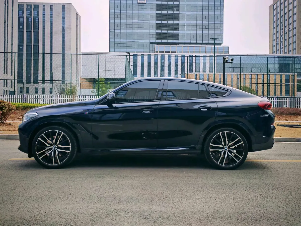 2022 BMW X6 3.0T 333HP L6 8AT,autocango,china used car exporter,china ev exporter,chinese used car exporter,chinese used ev exporter