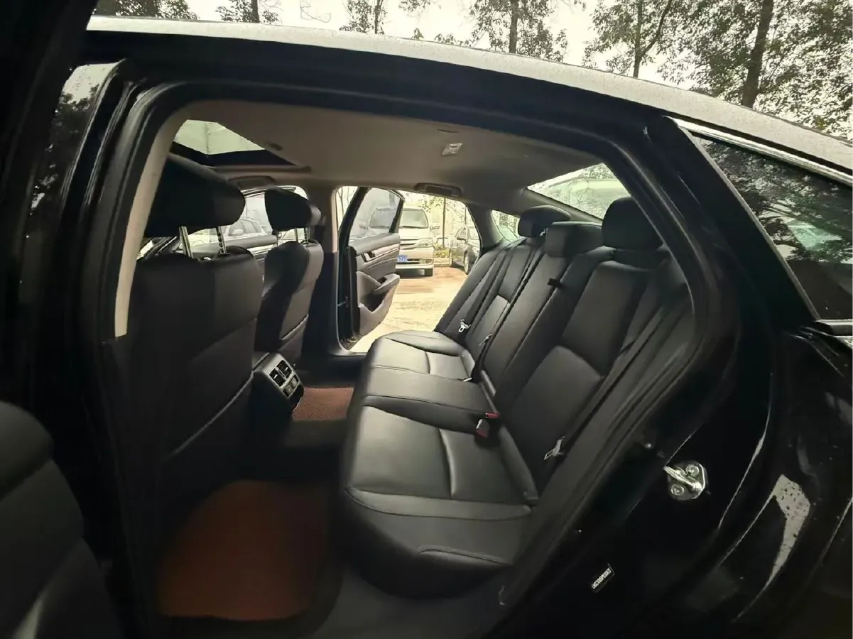 2022 Honda Accord 2.0L 146HP L4 E-CVT Hybrid,autocango,china used car exporter,china ev exporter,chinese used car exporter,chinese used ev exporter