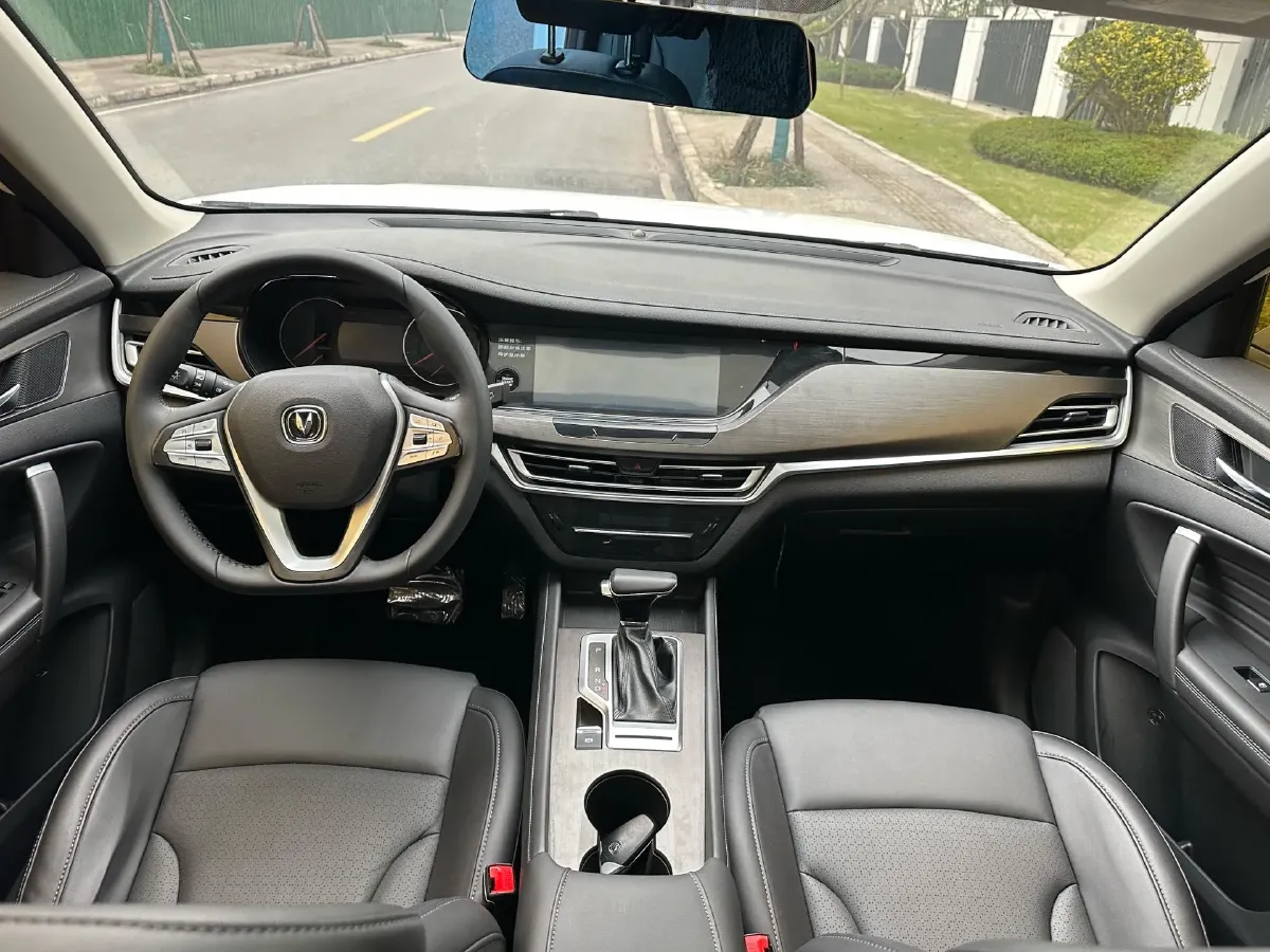 2019 ChangAn CS35 Plus 1.4T 158HP L4 7DCT,autocango,china used car exporter,china ev exporter,chinese used car exporter,chinese used ev exporter