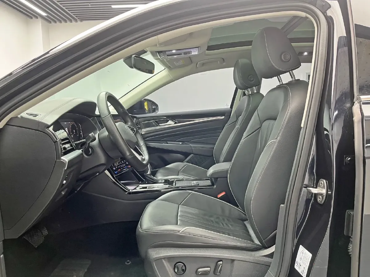 2023 Volkswagen Passat 2.0T 186HP L4 7DCT,autocango,china used car exporter,china ev exporter,chinese used car exporter,chinese used ev exporter