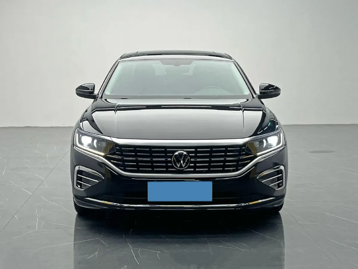 2023 Volkswagen Passat 2.0T 186HP L4 7DCT,autocango,china used car exporter,china ev exporter,chinese used car exporter,chinese used ev exporter