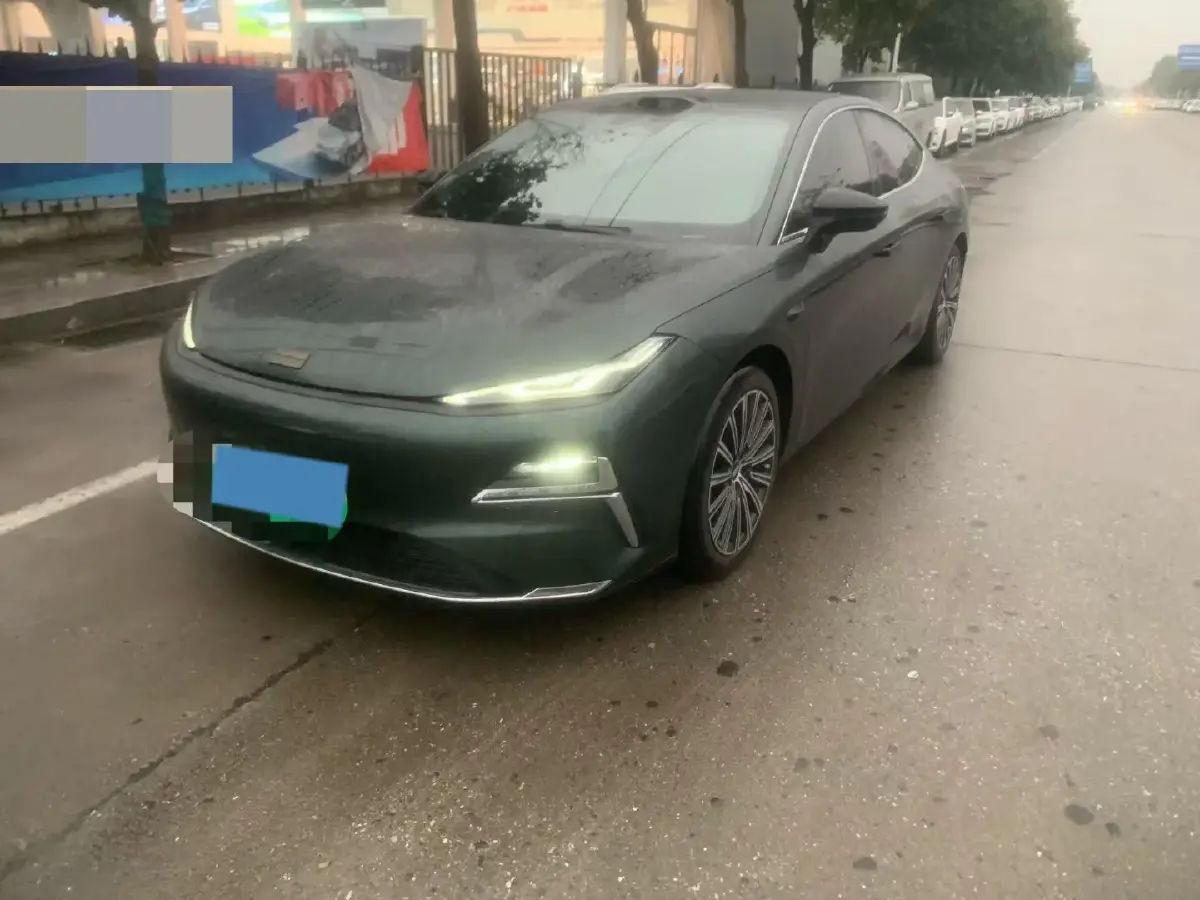 2025 Geely Galaxy Starshine 8 1.5T 163HP L4 3DHT PHEV 27.69KWH