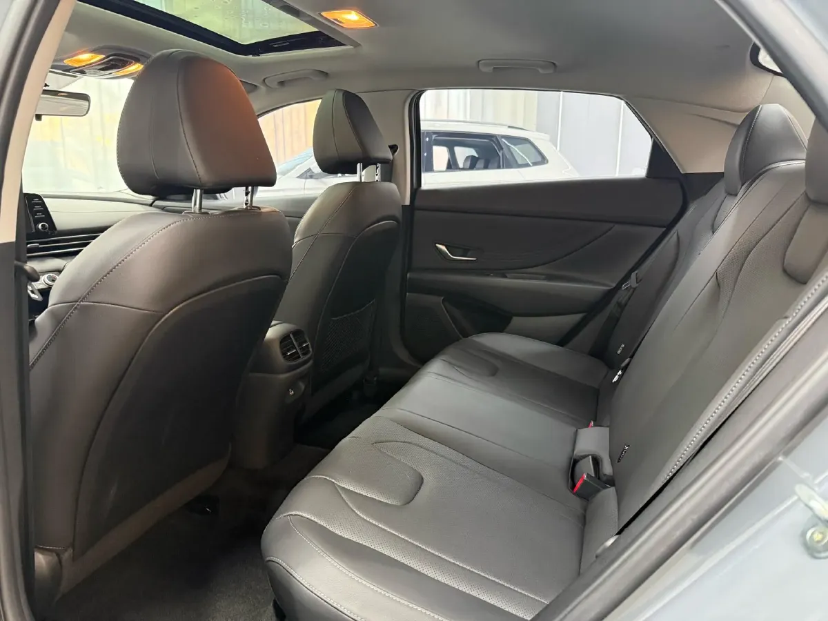 2021 Hyundai Elantra 1.5L 115HP L4 CVT,autocango,china used car exporter,china ev exporter,chinese used car exporter,chinese used ev exporter