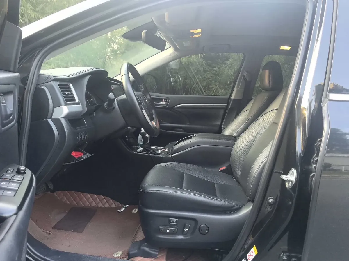 2021 Toyota Highlander 2.0T 220HP L4 6AT,autocango,china used car exporter,china ev exporter,chinese used car exporter,chinese used ev exporter