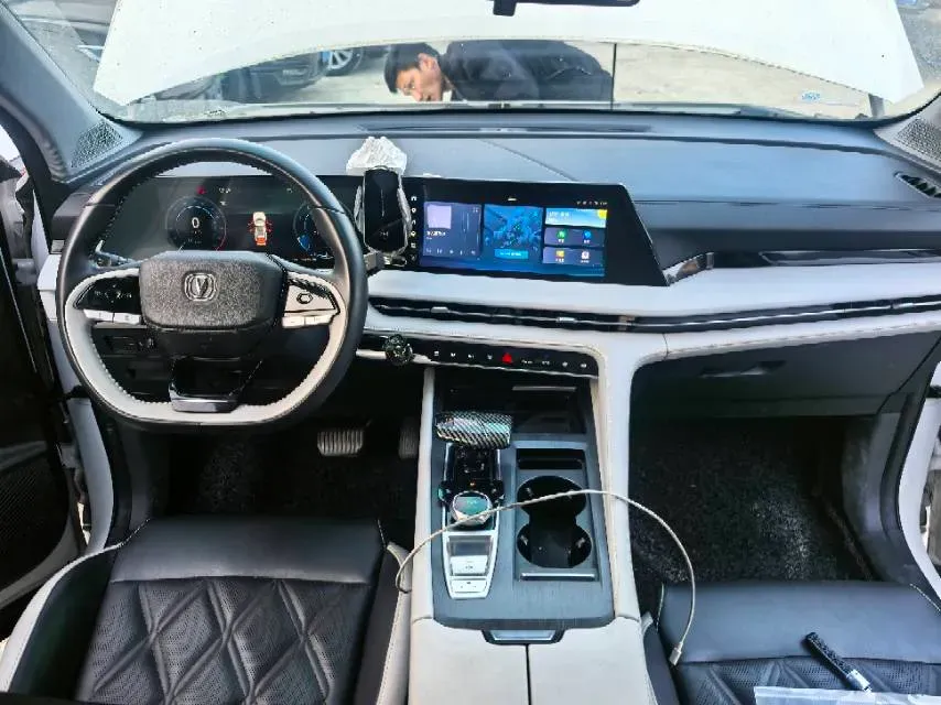 2023 ChangAn CS75 Plus 1.5T 188HP L4 8AT,autocango,china used car exporter,china ev exporter,chinese used car exporter,chinese used ev exporter