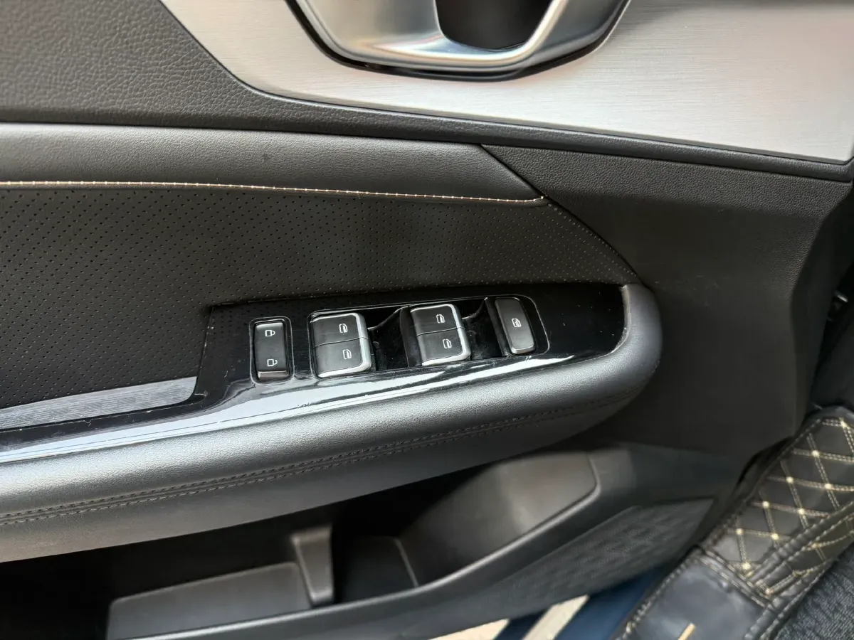 2022 Venucia T60 1.6L 126HP L4 CVT,autocango,china used car exporter,china ev exporter,chinese used car exporter,chinese used ev exporter