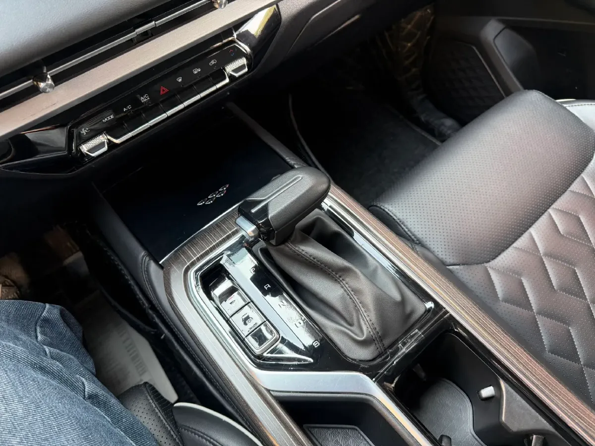 2022 Venucia T60 1.6L 126HP L4 CVT,autocango,china used car exporter,china ev exporter,chinese used car exporter,chinese used ev exporter