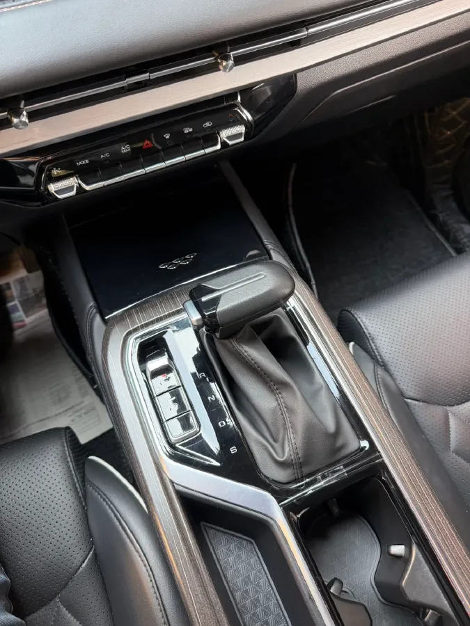 2022 Venucia T60 1.6L 126HP L4 CVT,autocango,china used car exporter,china ev exporter,chinese used car exporter,chinese used ev exporter